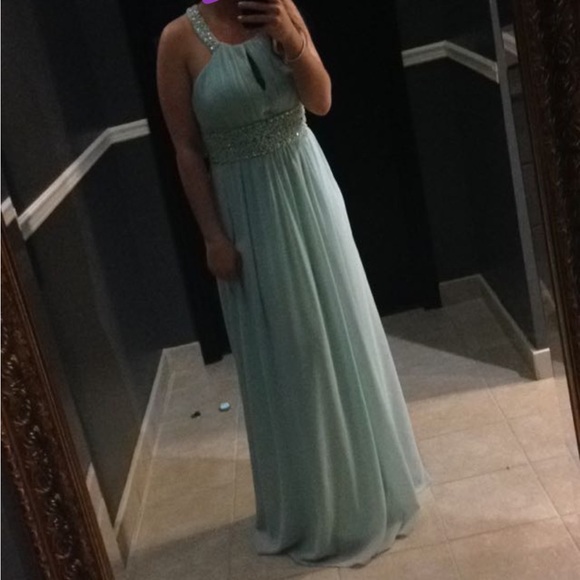 Event dresses - Picture 2 of 3